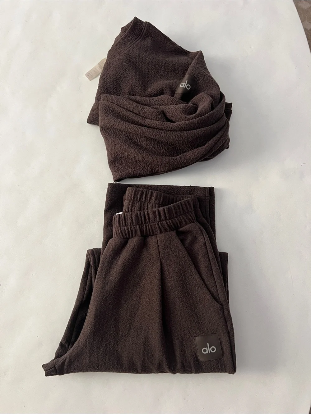 Alo Yoga 2 Piece Set - Cropped Tailored Crew Neck & Tailored Sweatpant Espresso